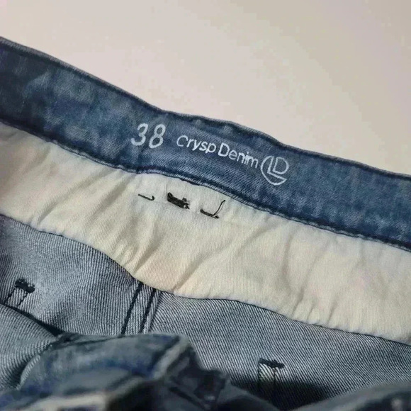 ⛱️🌊 Crysp Denim Stretch Moto Jean Shorts, Size 38, EUC - Picture 3 of 4